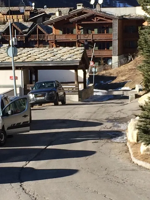 Appartement vue 180° sur massif Val-dʼIsère 0*,  France